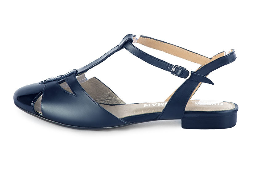 Navy blue women's open back T-strap shoes. Round toe. Flat leather soles. Profile view - Florence KOOIJMAN